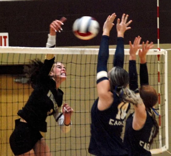 Blue Eagles notch sweep of Yellowjackets